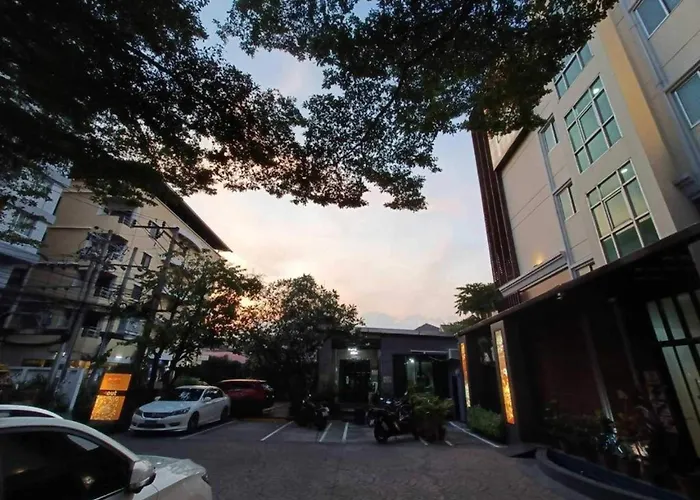 Collection O The Cha Cha Hotel Bangkok