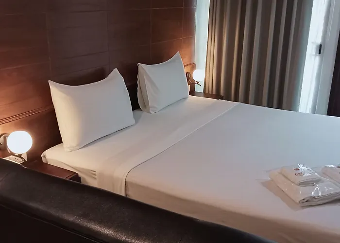 Collection O The Cha Cha Hotel