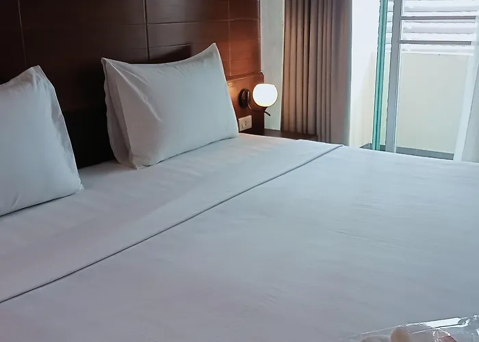 Collection O The Cha Cha Hotel 3*